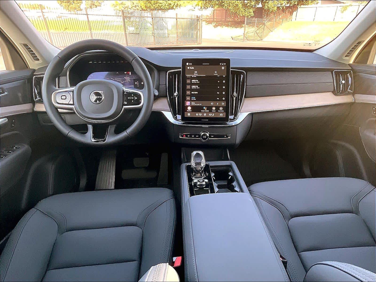 2026 Volvo XC90 B5 Plus 7-Seater photo 6