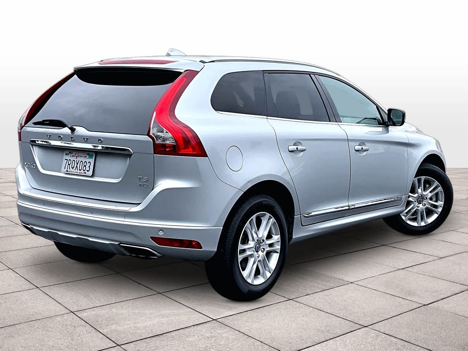 2015 Volvo XC60 T5 Premier photo 2