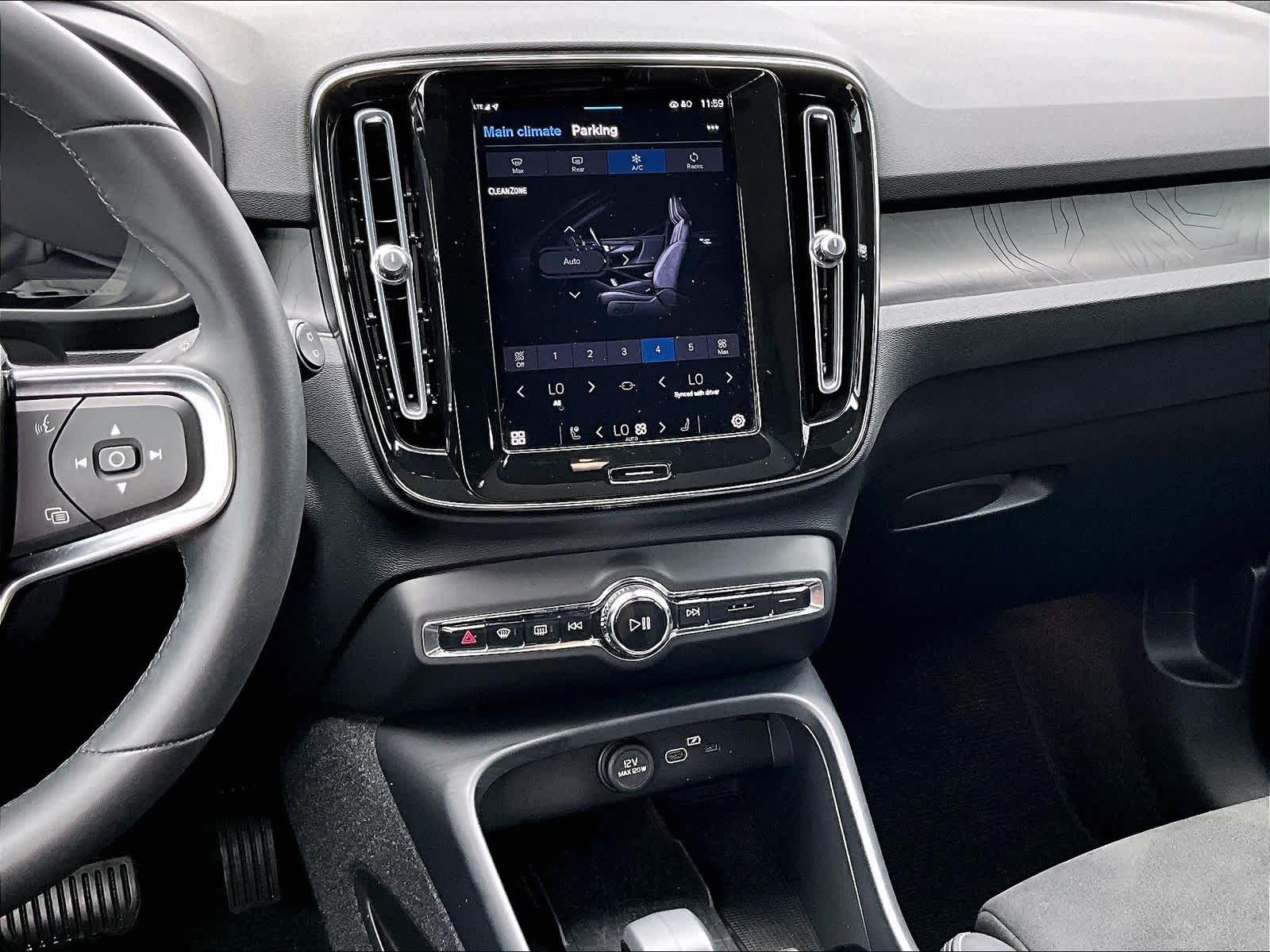 2023 Volvo XC40 Recharge Pure Electric Ultimate photo 6