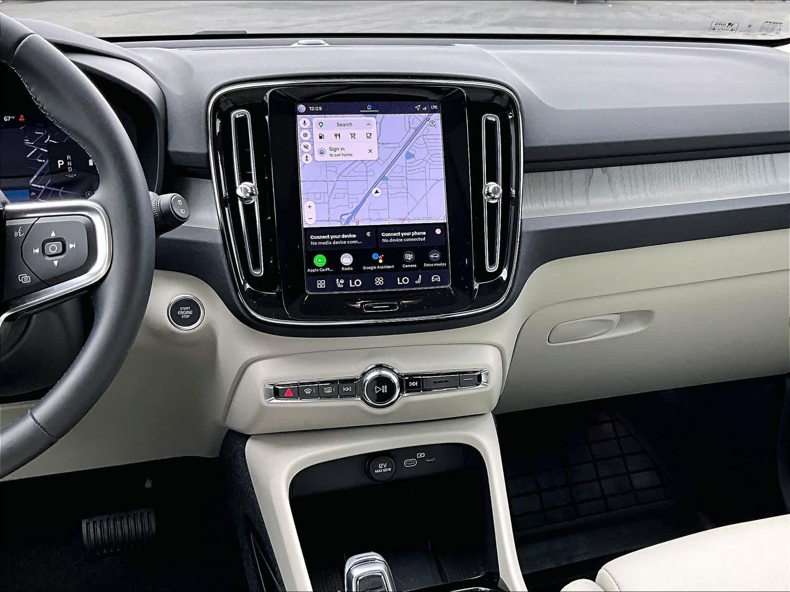 2026 Volvo XC40 Plus photo 6