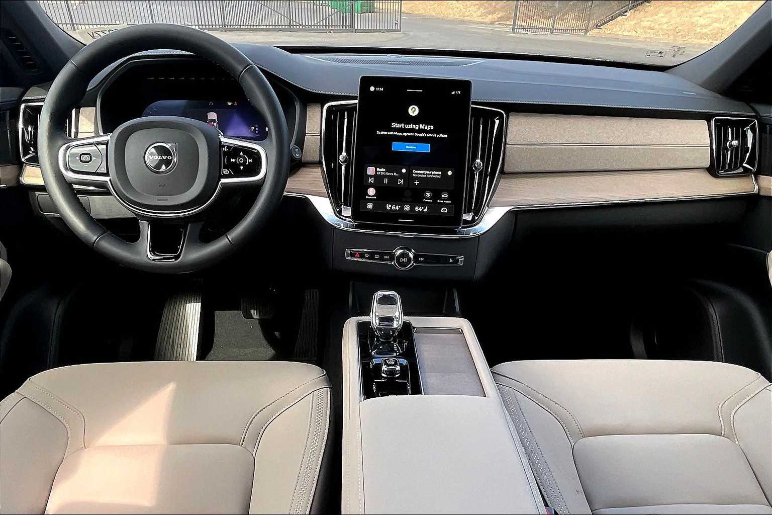 2026 Volvo XC90 B6 Plus 7-Seater photo 6