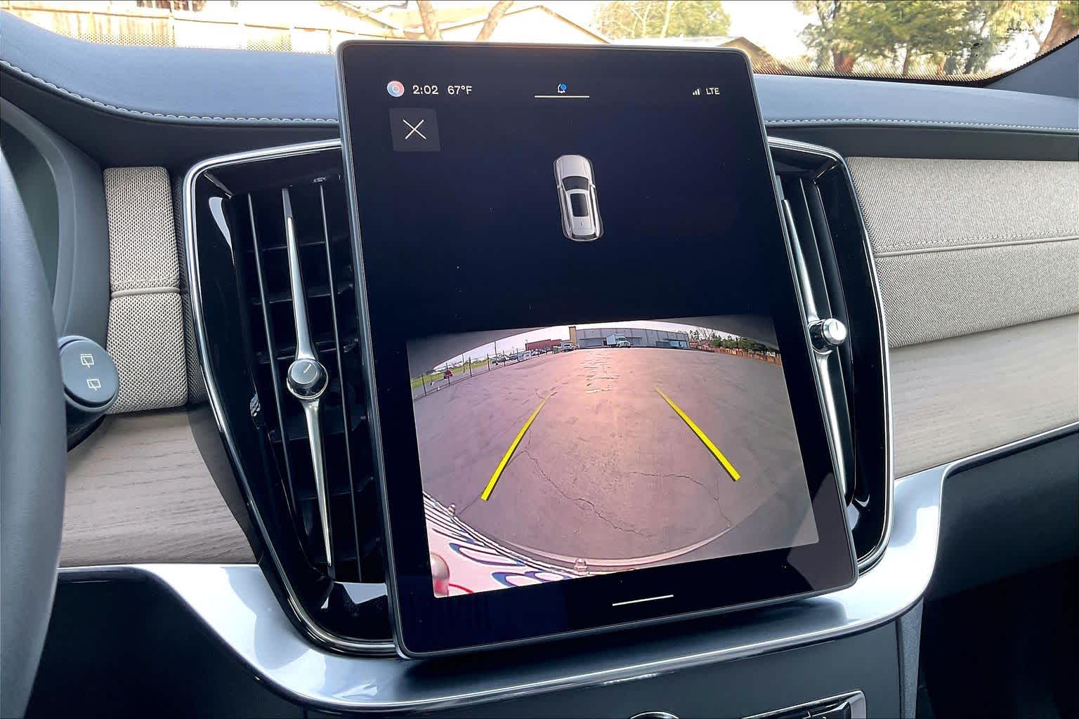 2025 Volvo XC90 Core - Photo 22