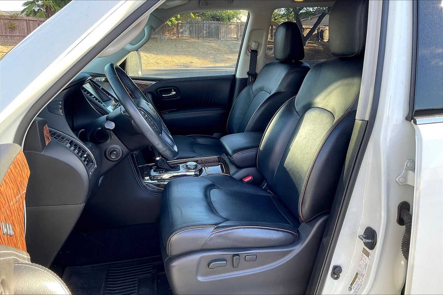 2017 Nissan Armada SL photo 3