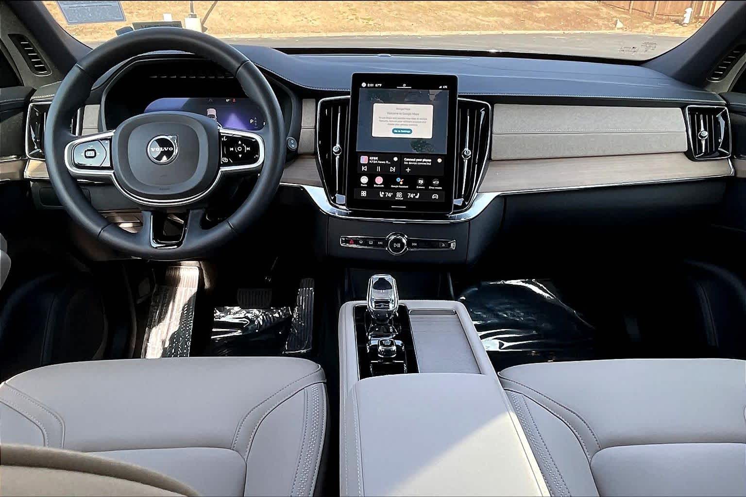 2025 Volvo XC90 Core - Photo 16