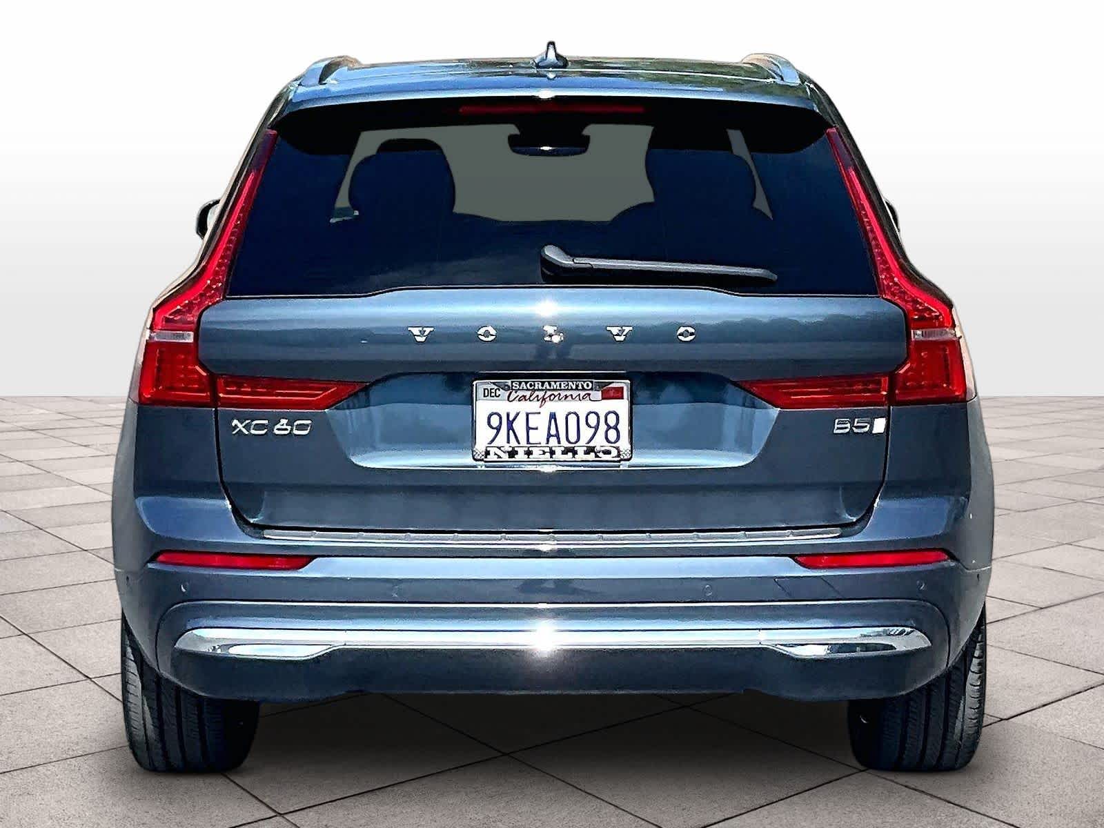 2023 Volvo XC60 Ultimate Bright Theme photo 4