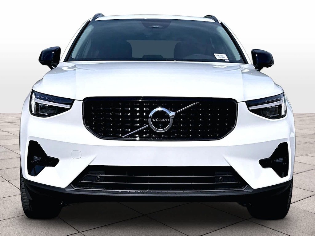 New 2026 Volvo XC40 B5 Ultra SUV