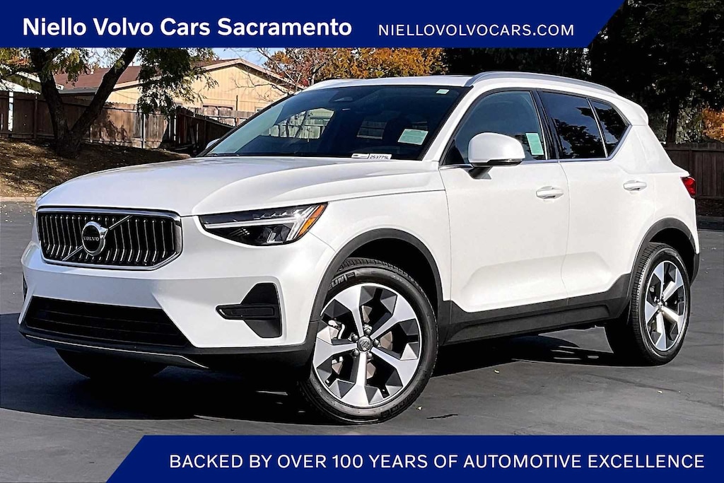 Used 2025 Volvo XC40 B5 Core Bright Theme SUV