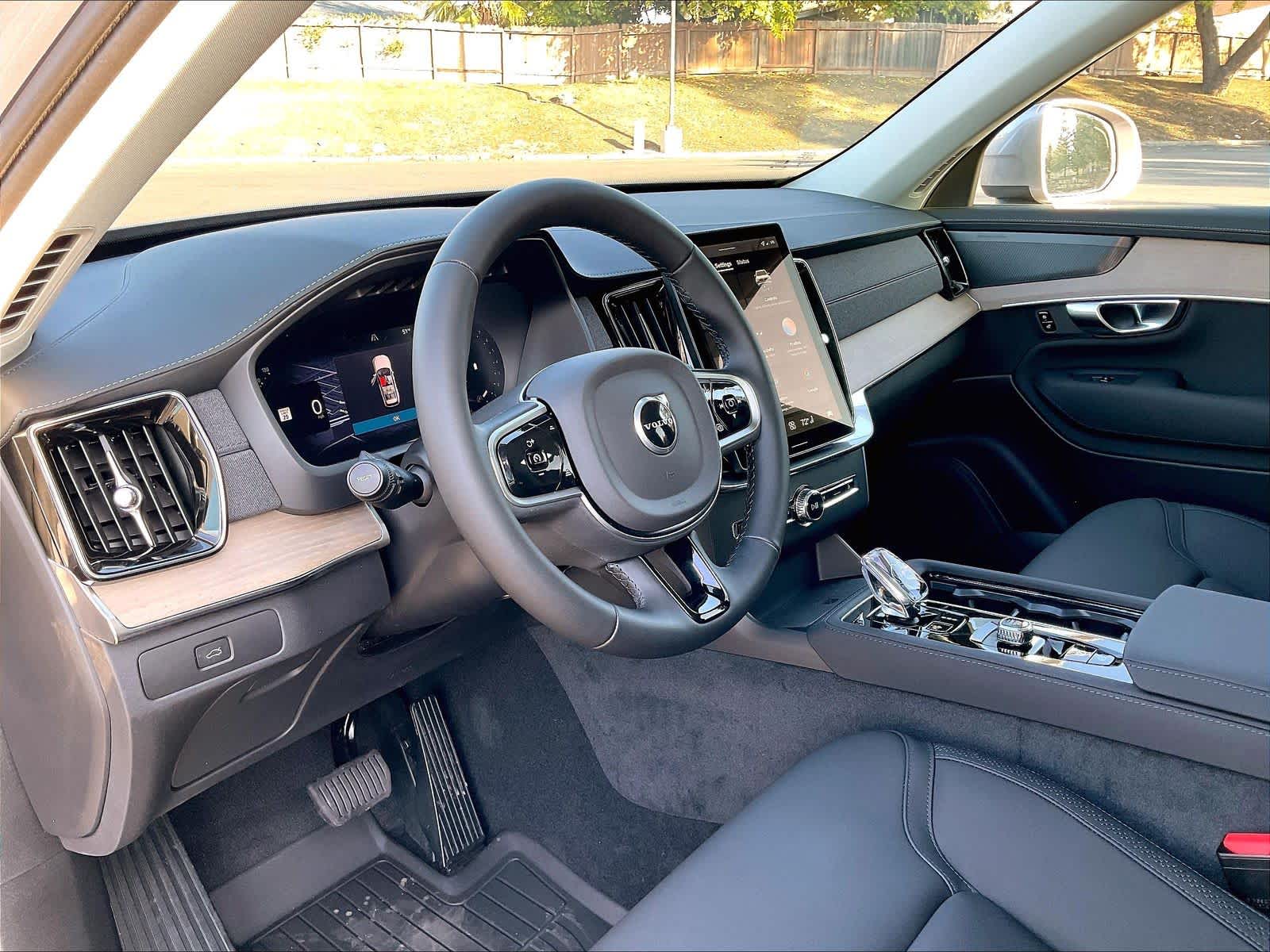 2026 Volvo XC90 B5 Plus 7-Seater photo 3