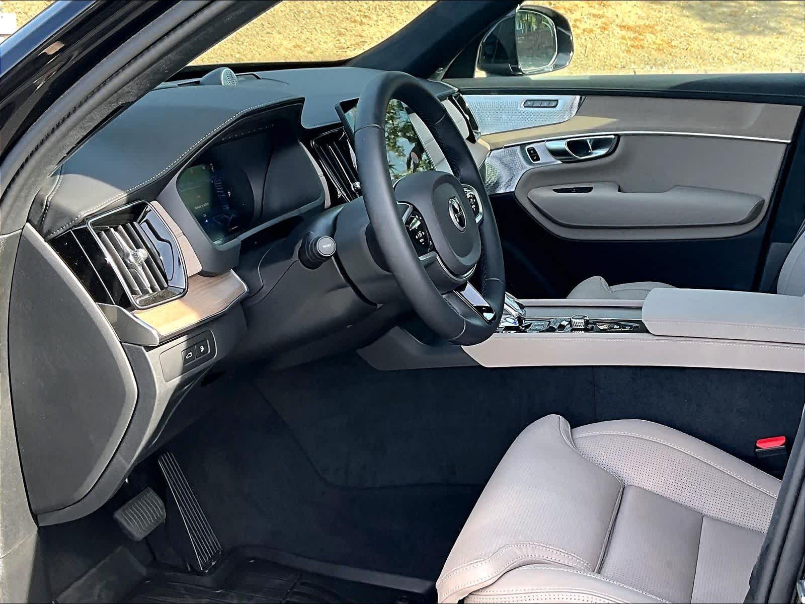 2026 Volvo XC90 Ultra - Photo 14