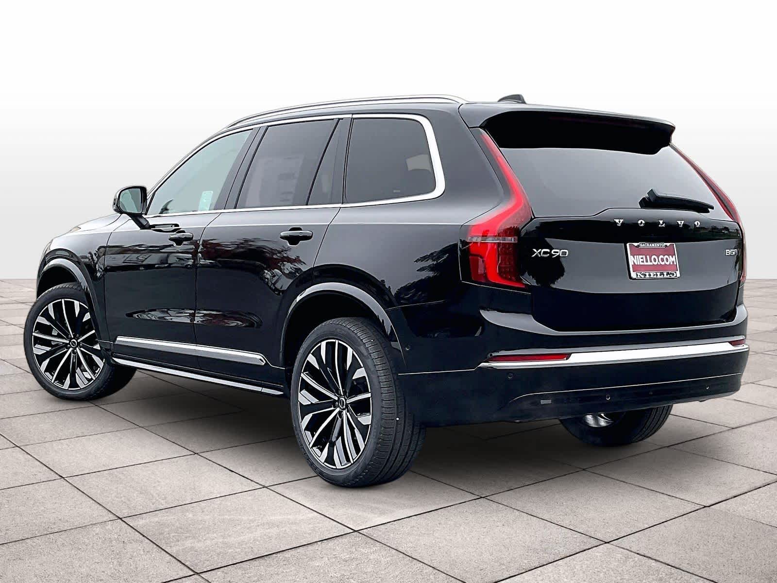 2026 Volvo XC90 B5 Plus 7-Seater photo 2