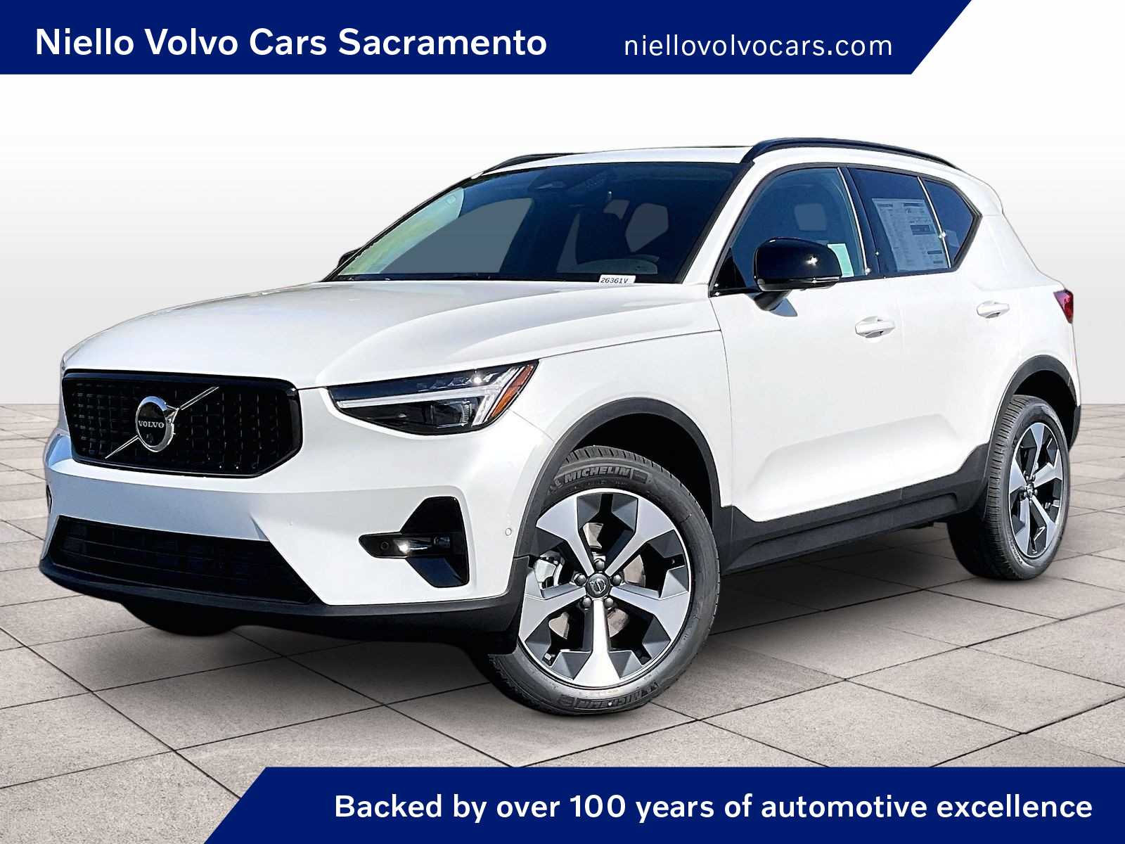 2026 Volvo XC40 B5 Plus Dark AWD's photo