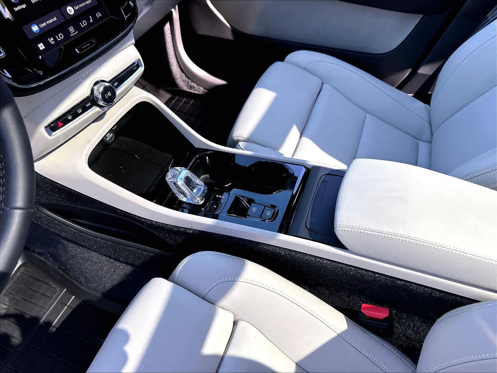 2026 Volvo XC40 Plus - Photo 19