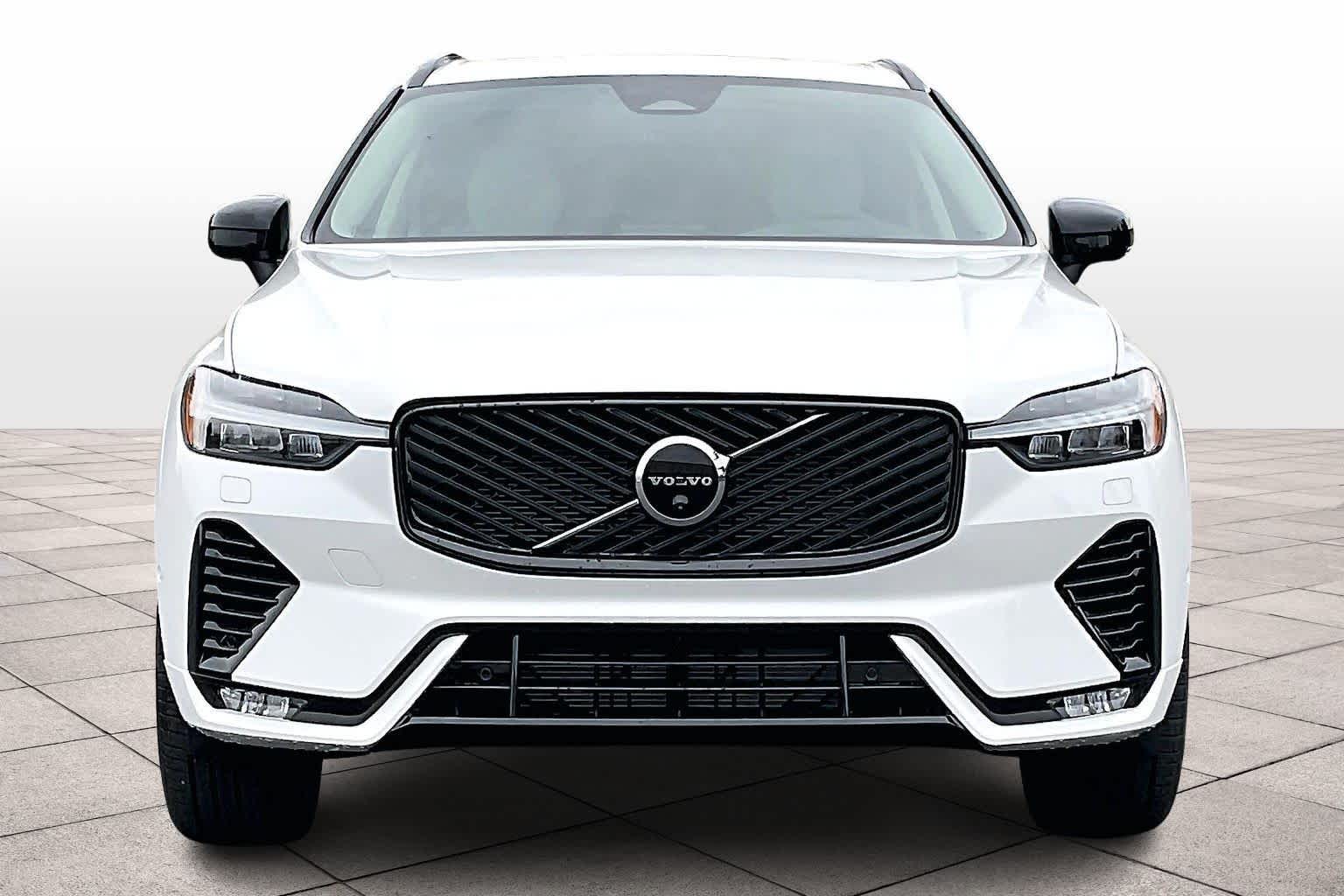 2026 Volvo XC60 B5 Ultra photo 4