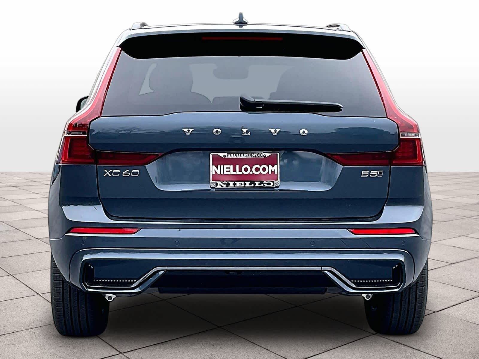 2026 Volvo XC60 B5 Core photo 5