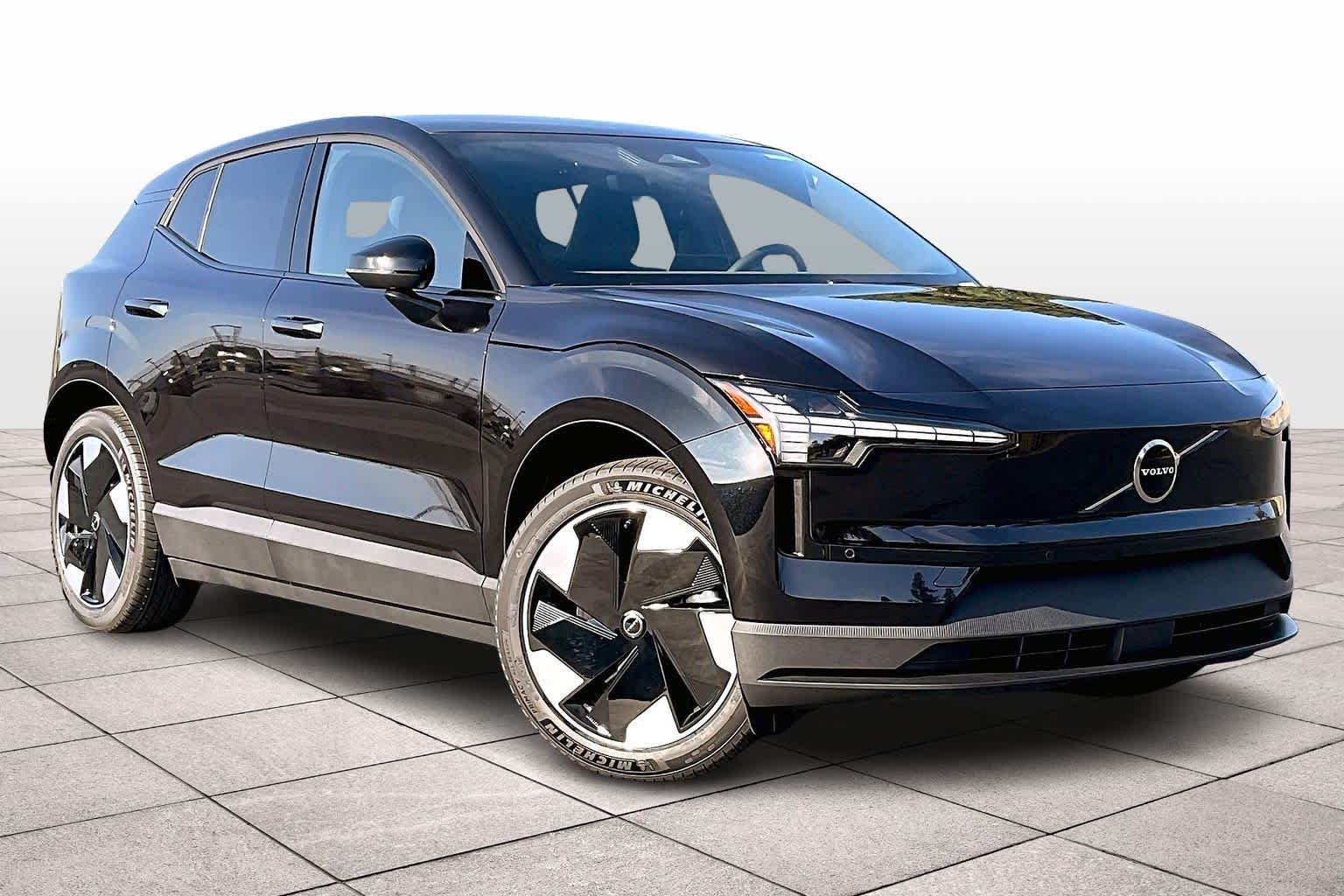 2025 Volvo EX30 Plus photo 2