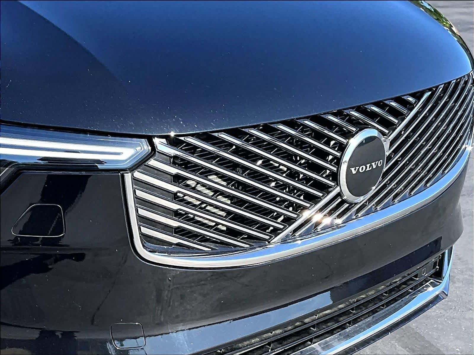 2025 Volvo XC90 Core - Photo 31