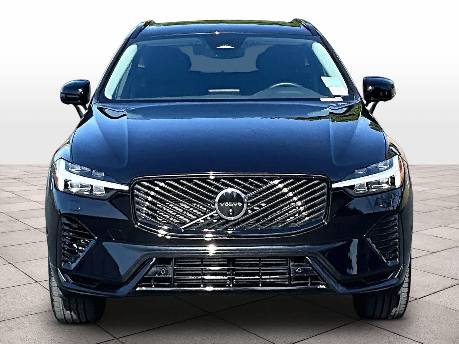 2026 Volvo XC60 Plug-In Hybrid Plus photo 2