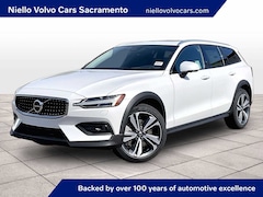 2026 Volvo V60 Cross Country B5 Plus Wagon