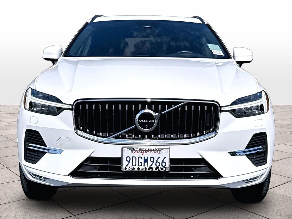 Certified 2022 Volvo XC60 Momentum B5 AWD