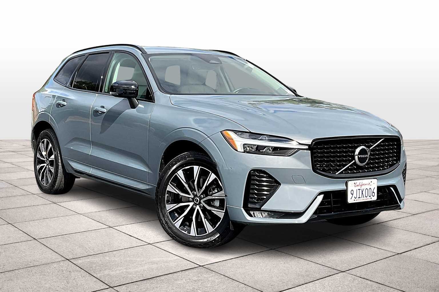 2024 Volvo XC60 Core B5 photo 2