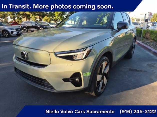 2023 Volvo XC40 Ultimate's photo