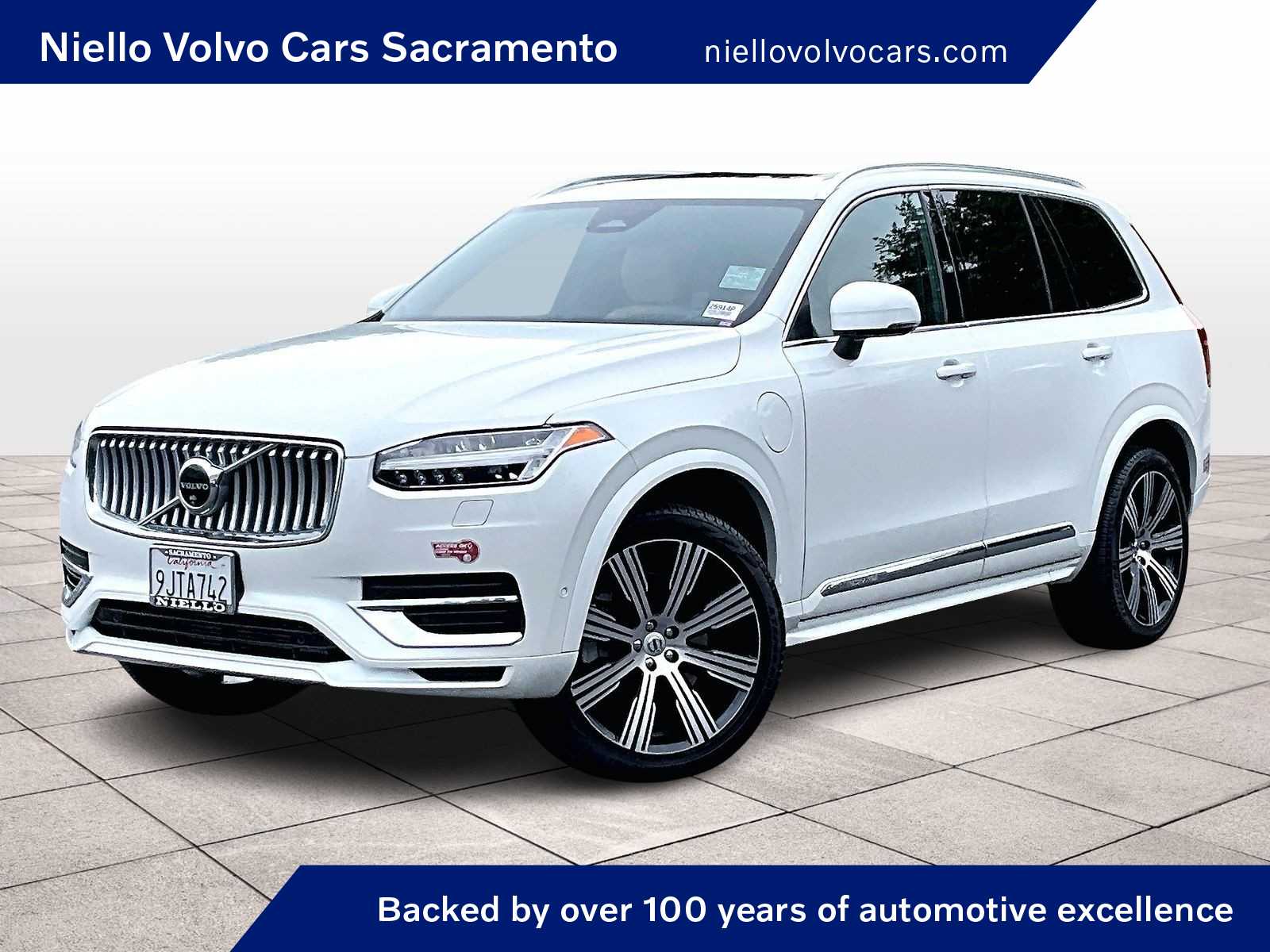 2024 Volvo XC90 Recharge Plug-In Hybrid Ultimate Bright Theme photo 1