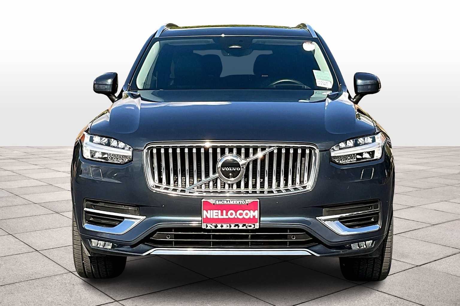 2023 Volvo XC90 Ultimate AWD photo 3