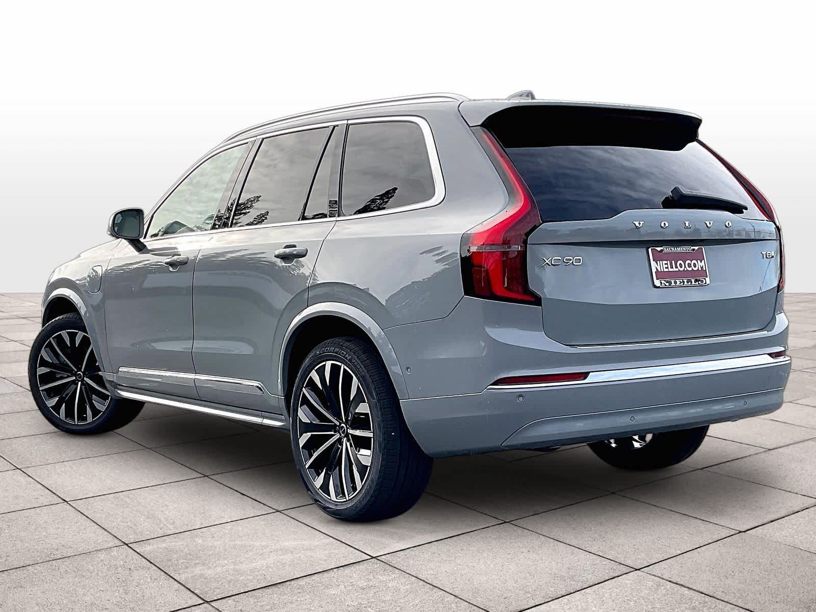 2026 Volvo XC90 plug-in hybrid T8 Ultra 7-Seater photo 2