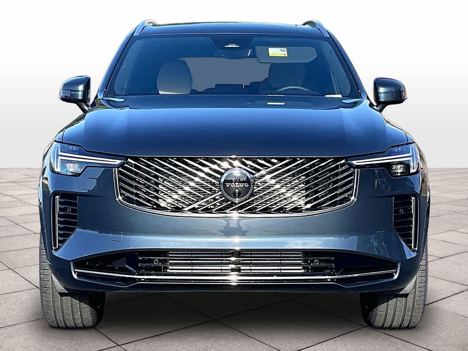 2026 Volvo XC90 plug-in hybrid T8 Plus 7-Seater photo 4