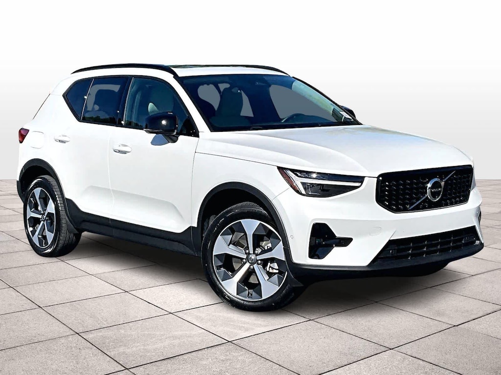 Certified 2026 Volvo XC40 Plus B5 AWD