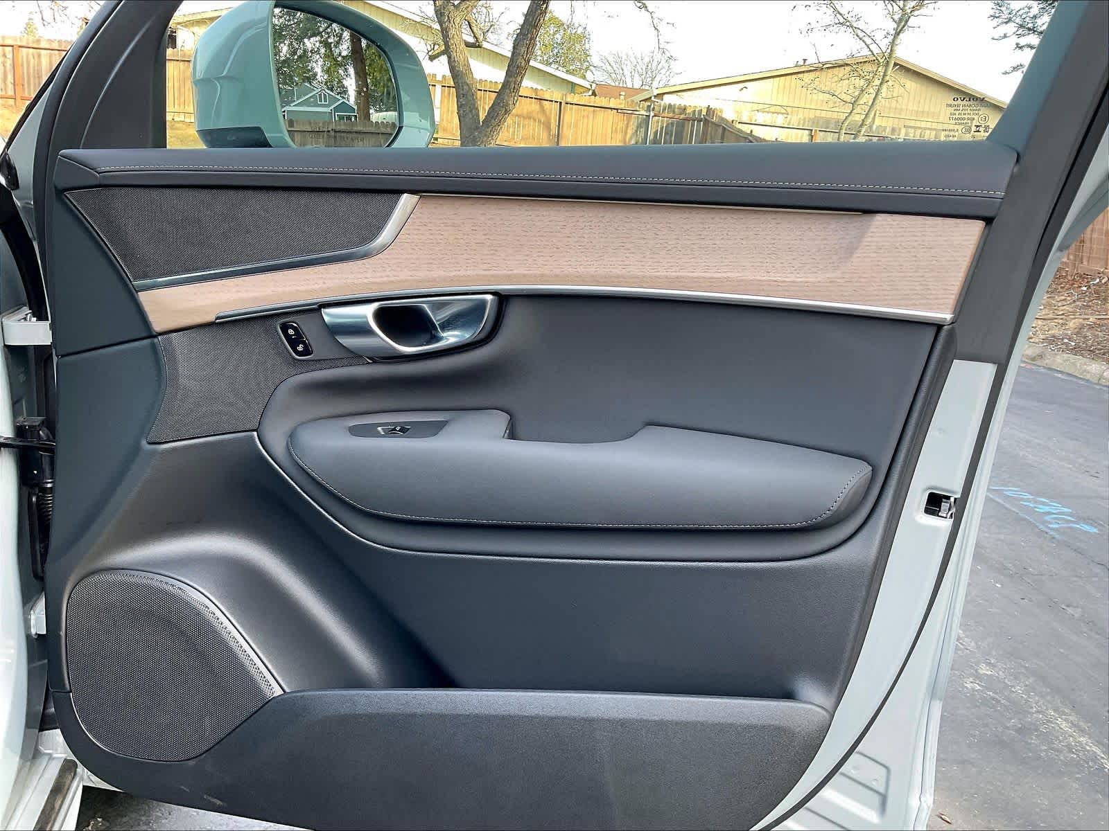 2025 Volvo XC90 Core - Photo 26