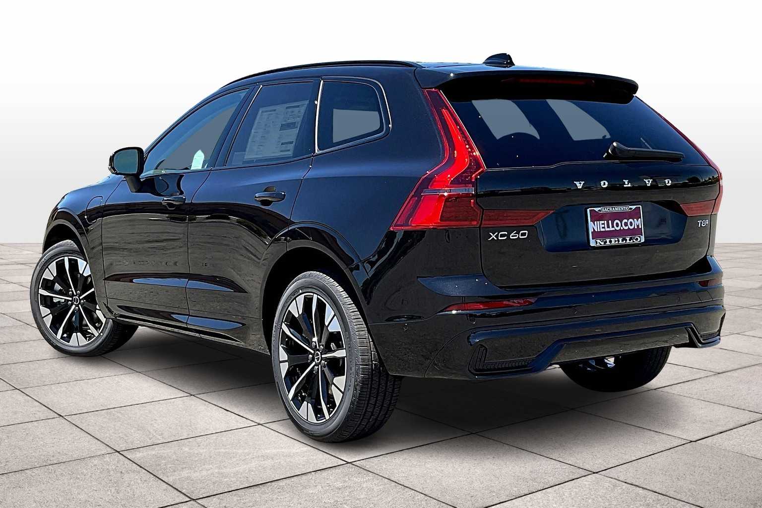 2026 Volvo XC60 Hybrid T8 Plus photo 3