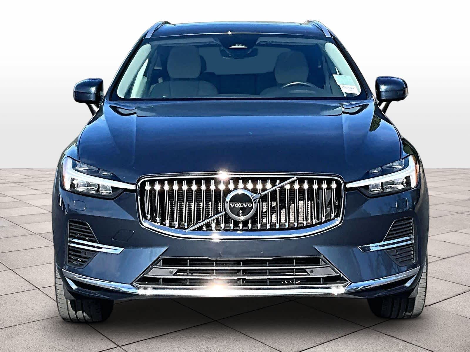 2023 Volvo XC60 Recharge Plug-In Hybrid Plus Bright Theme photo 2