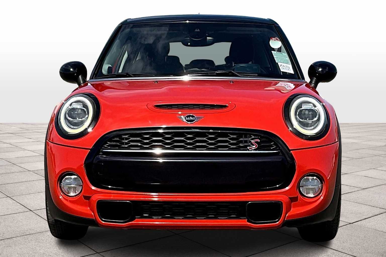 2019 Mini Cooper 4 Door Hardtop S photo 2
