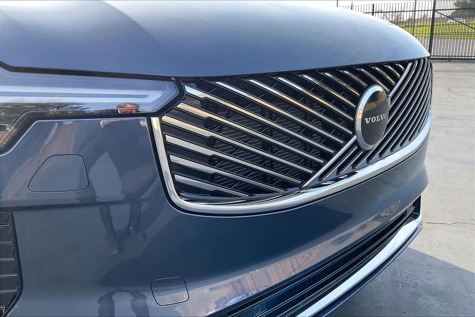 2025 Volvo XC90 Core - Photo 32