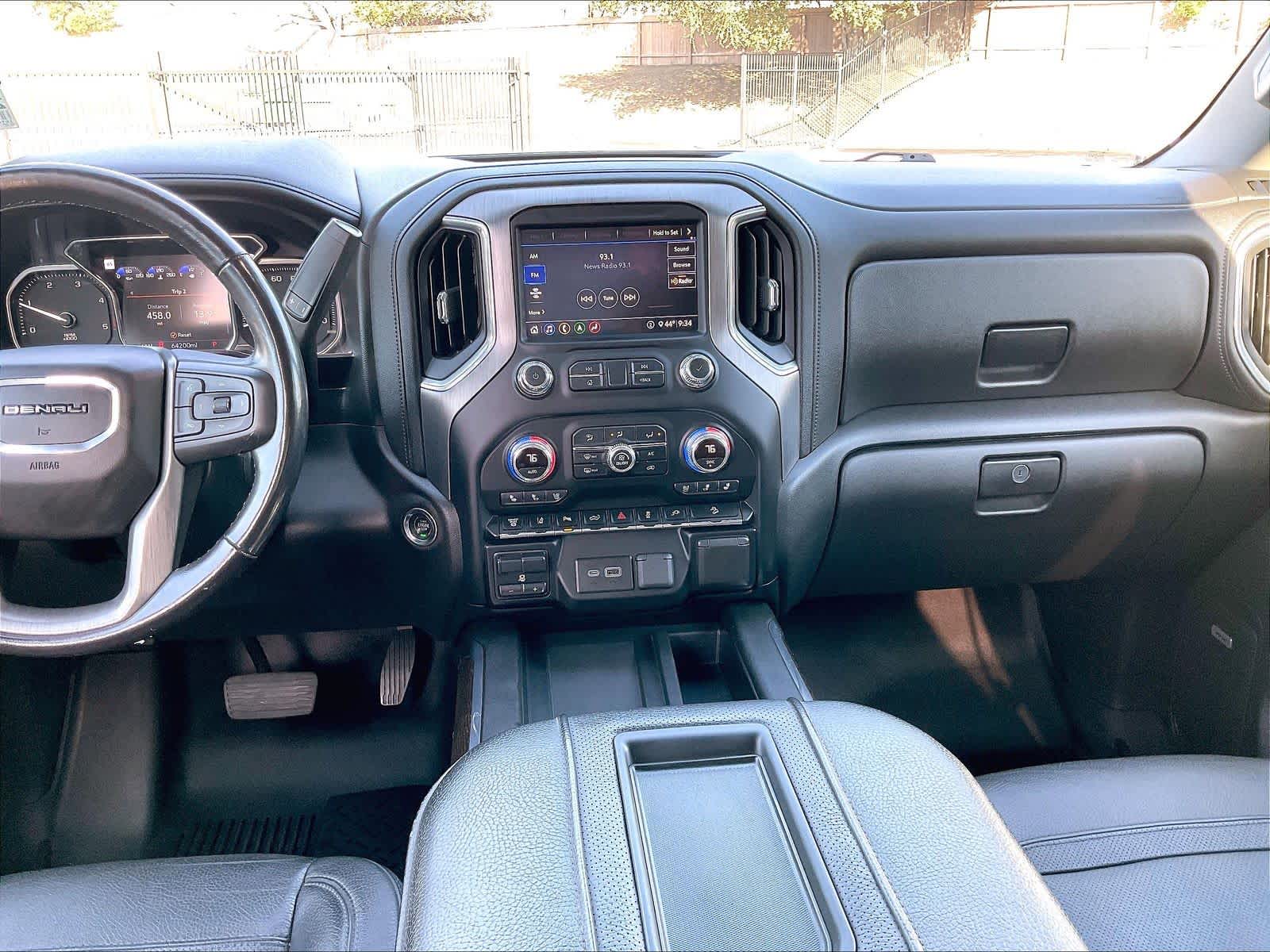 2020 GMC Sierra 2500HD Denali 4WD Crew Cab 159 photo 6