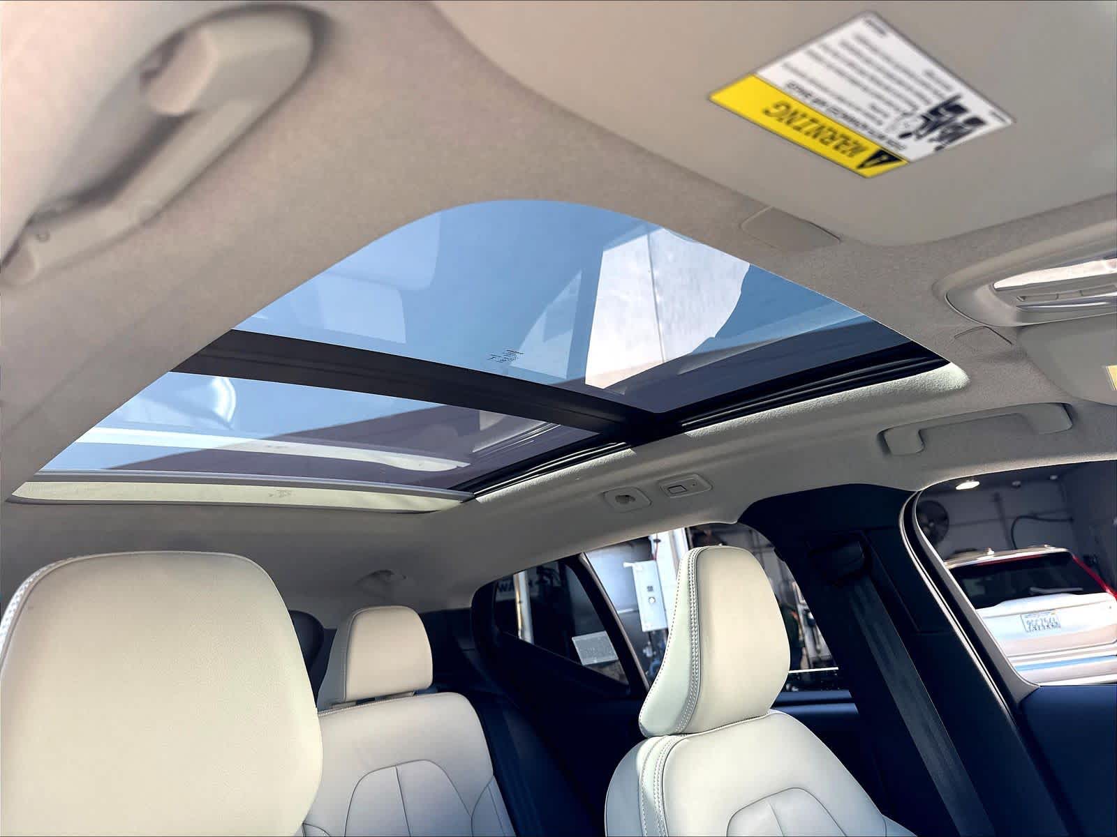 2026 Volvo XC40 Plus - Photo 24