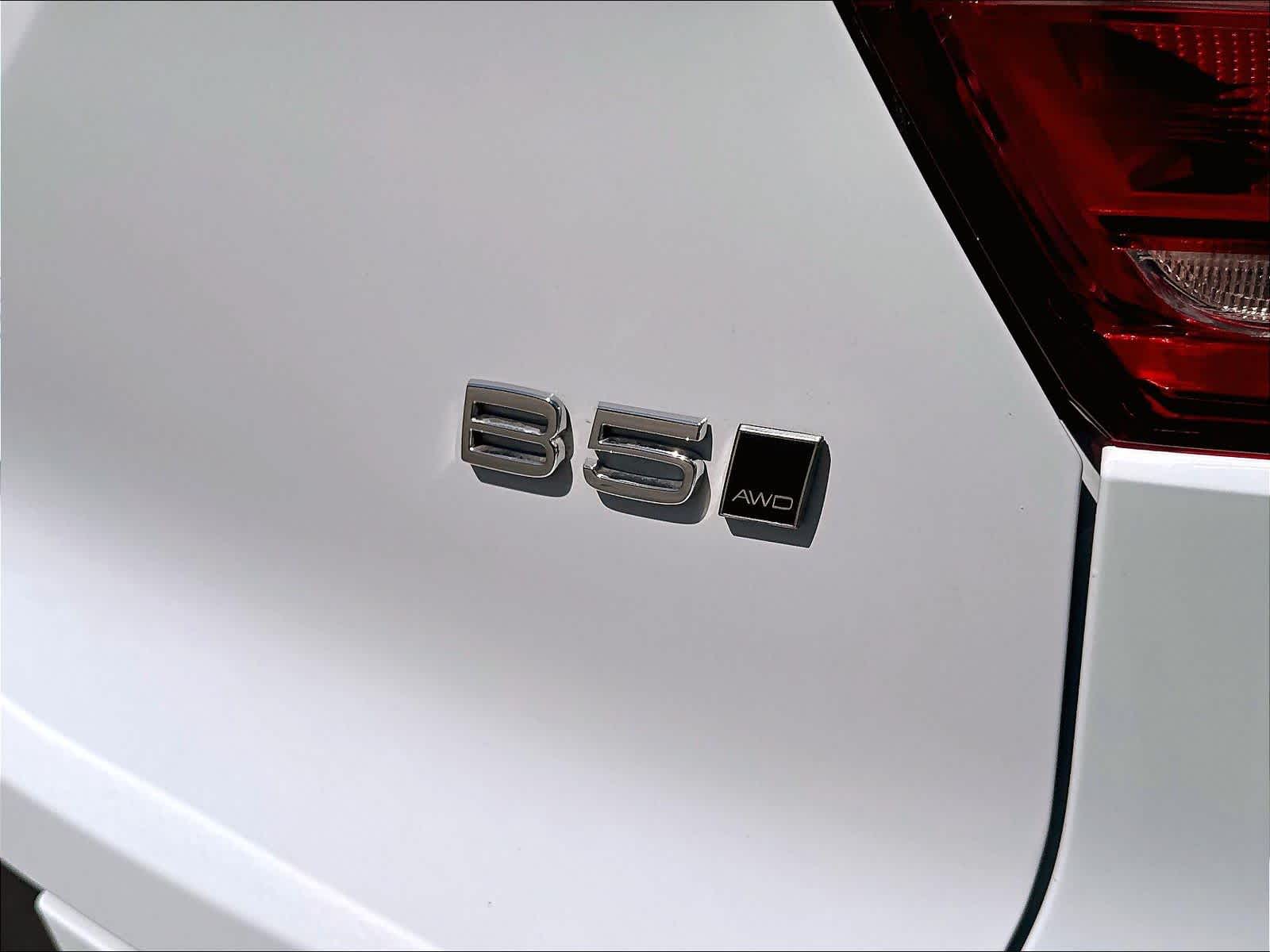 2026 Volvo XC40 Plus - Photo 10
