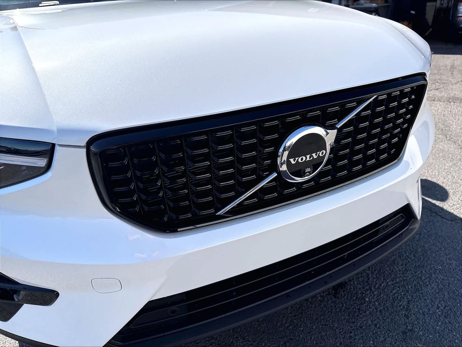 2026 Volvo XC40 Plus - Photo 32