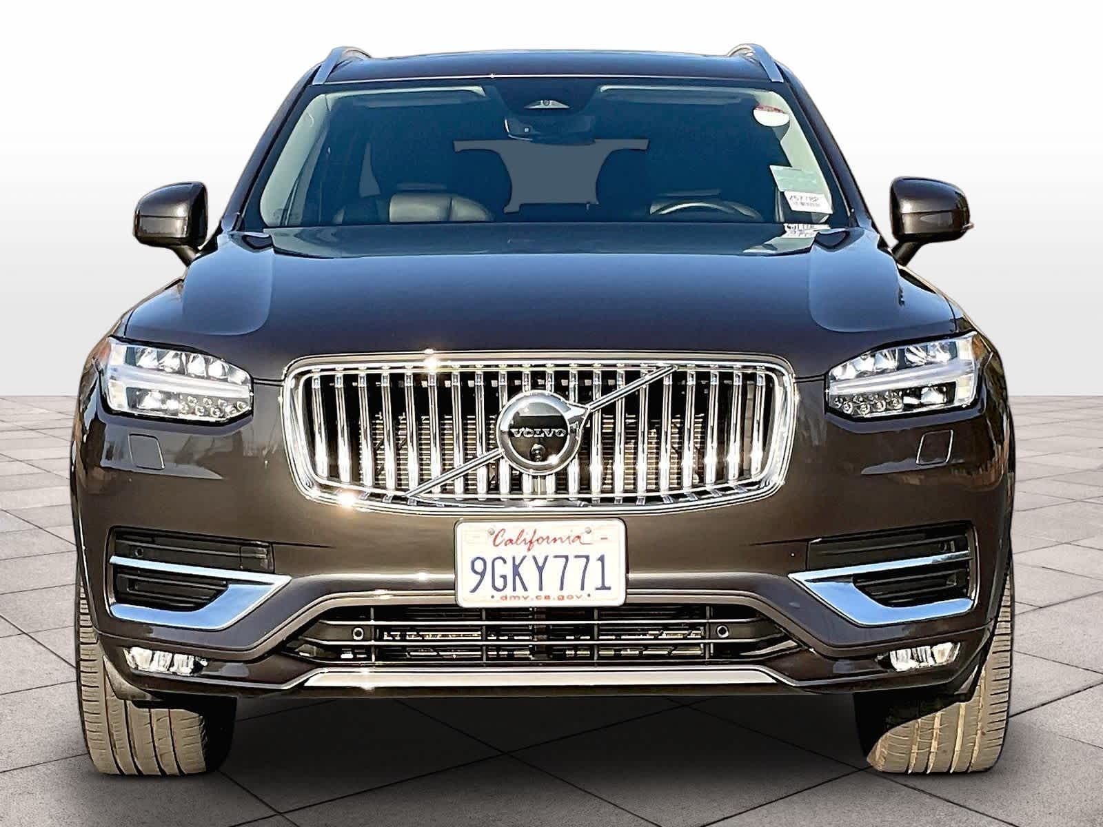 2023 Volvo XC90 Plus photo 2