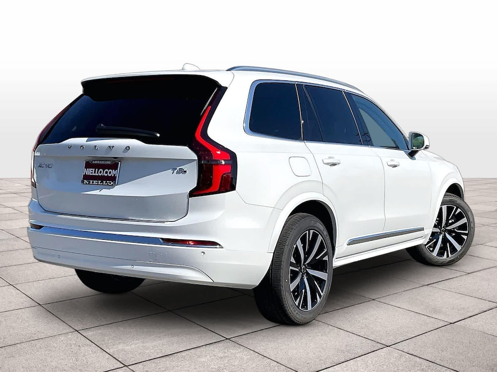 New 2026 Volvo XC90 plug-in hybrid T8 Core SUV