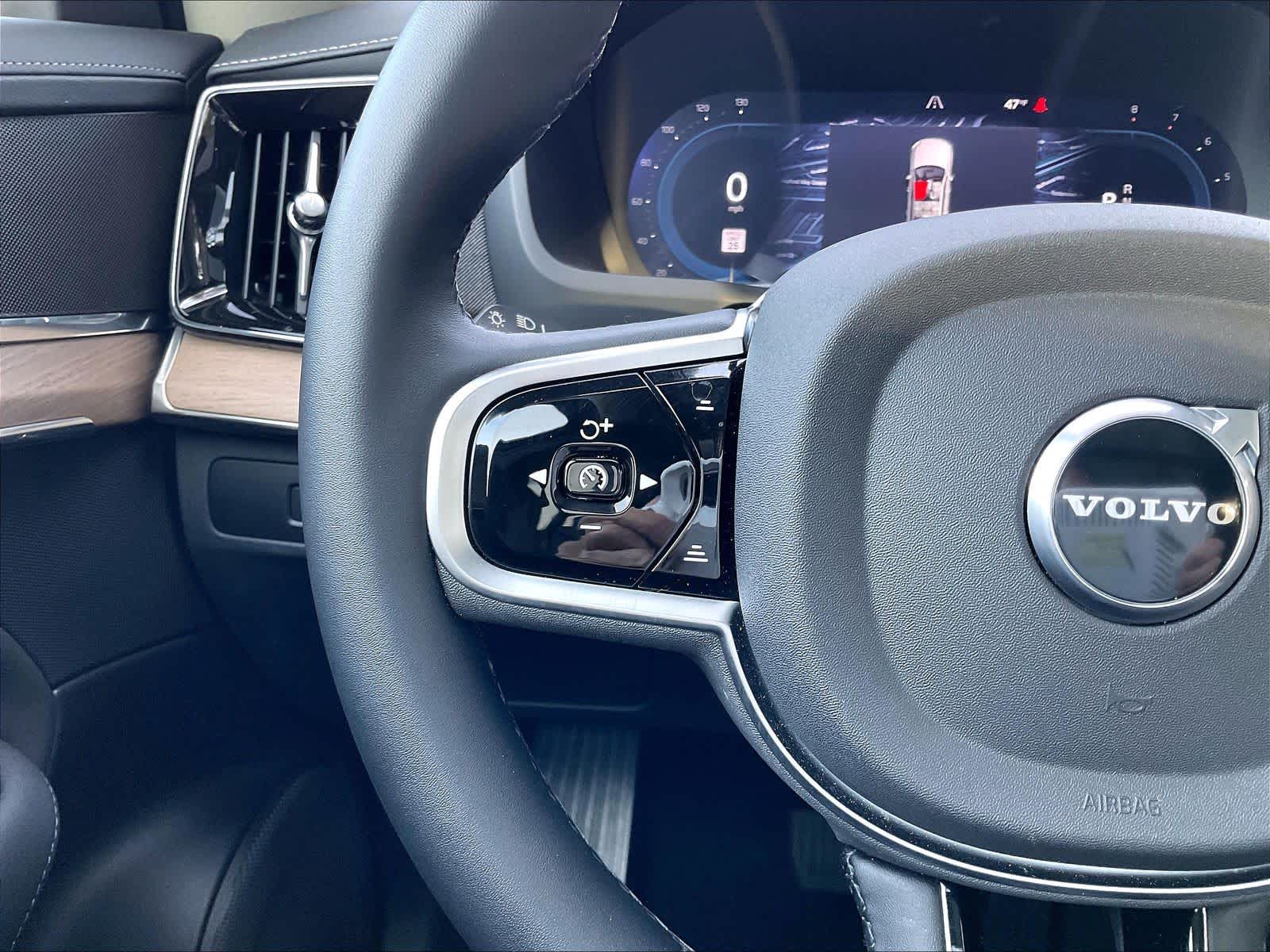 2025 Volvo XC90 Core - Photo 20