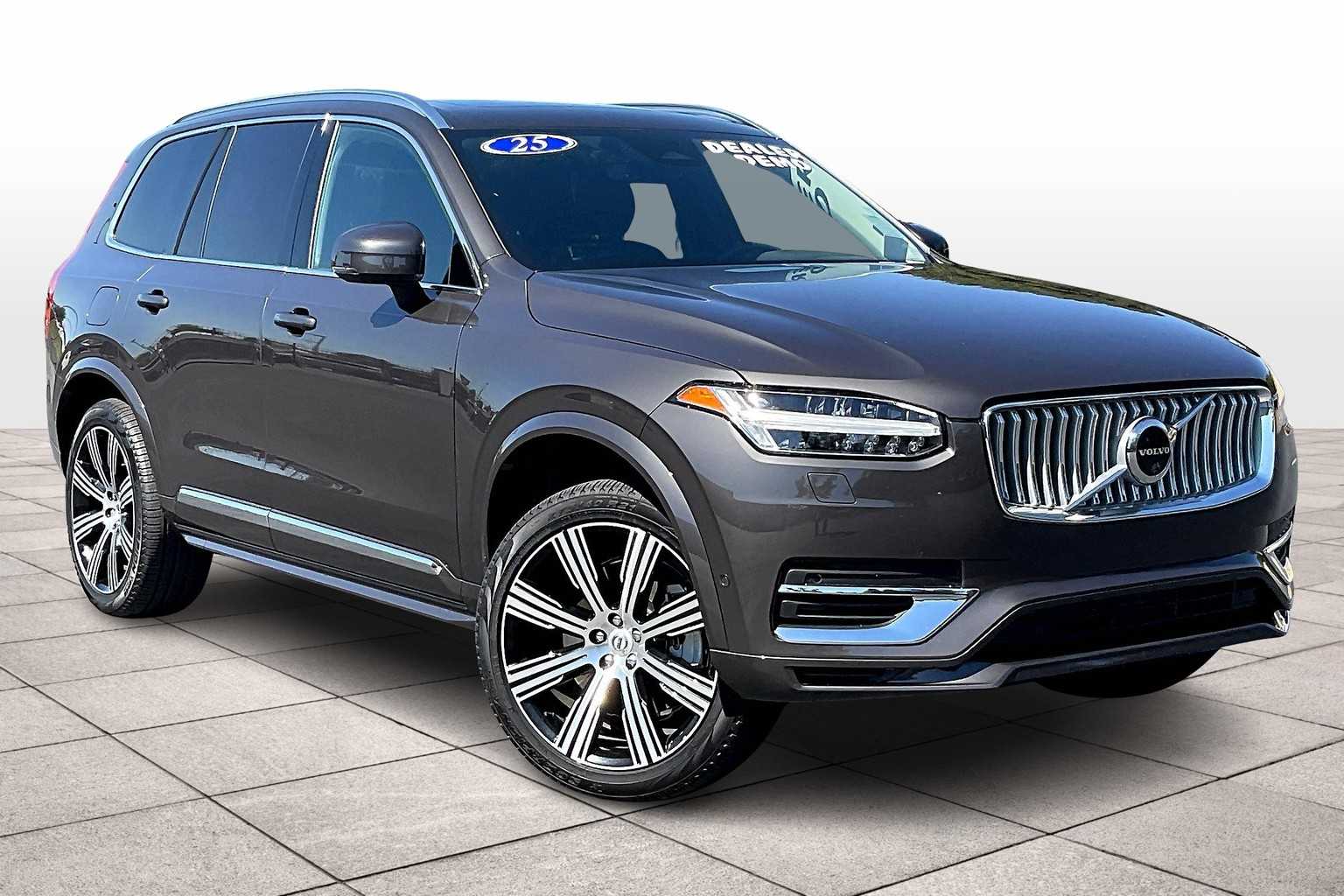2025 Volvo XC90 T8 Plus photo 2