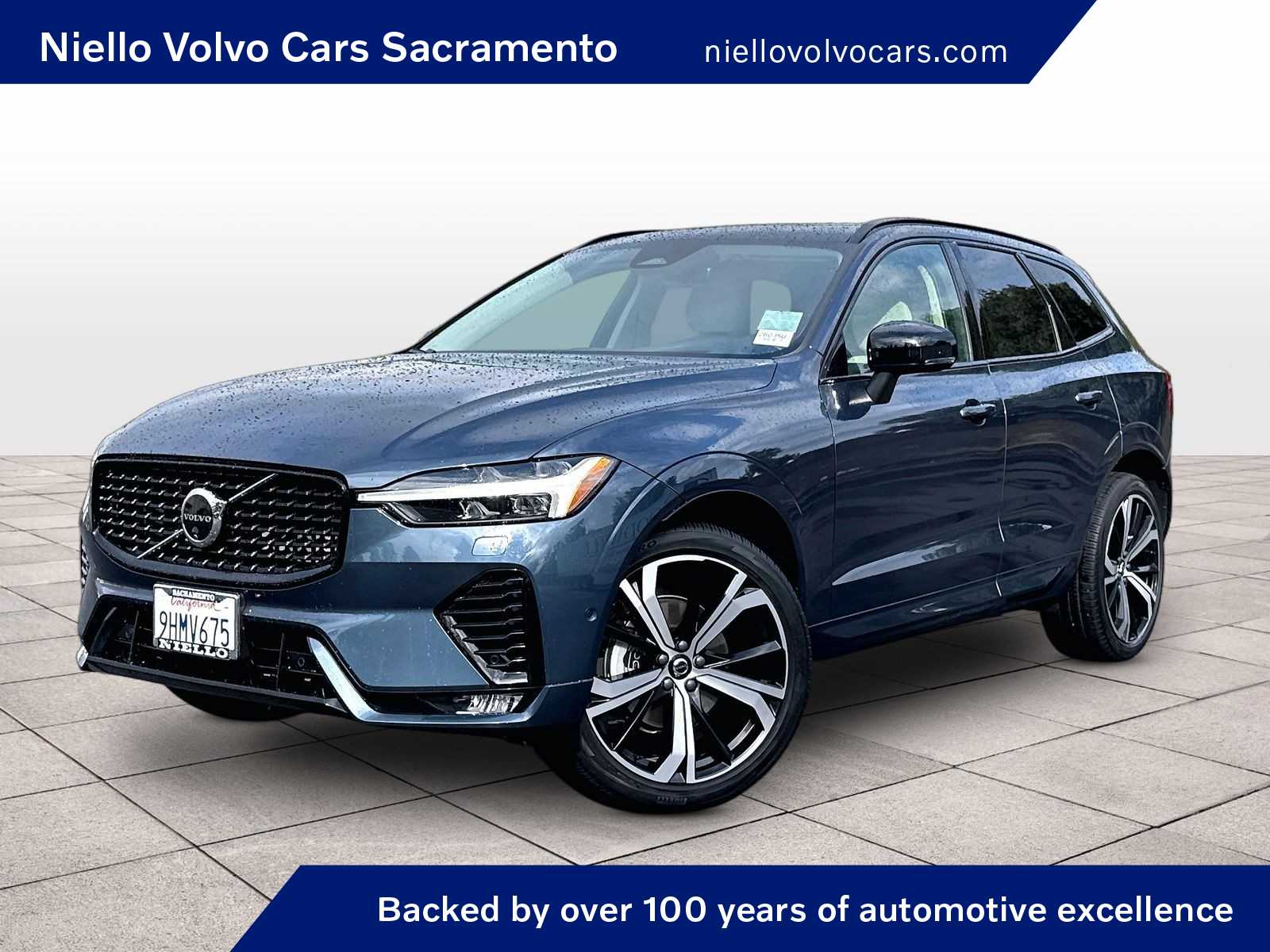 2024 Volvo XC60 B5 Ultimate Dark Theme AWD's photo