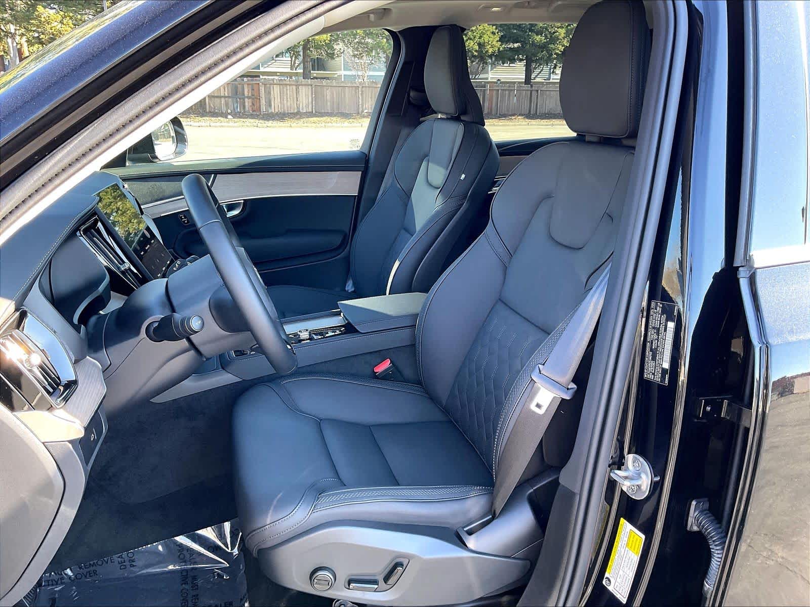 2025 Volvo XC90 Core - Photo 26