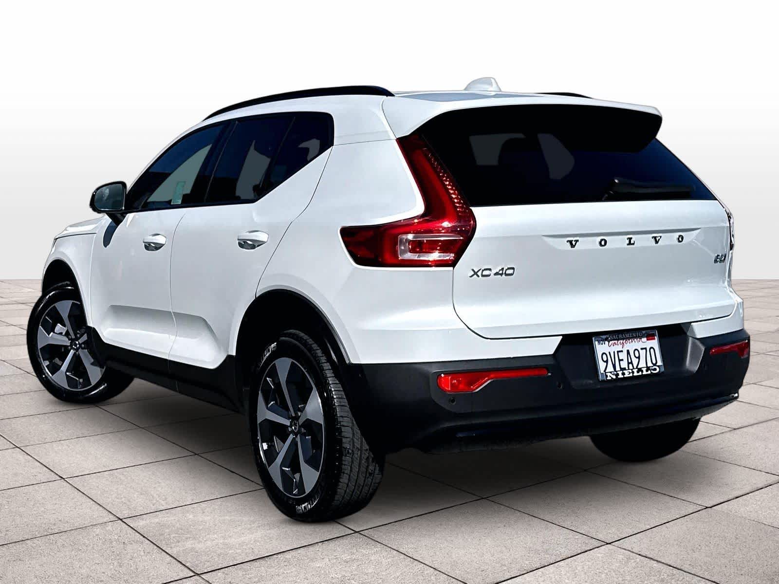 2026 Volvo XC40 Plus - Photo 14
