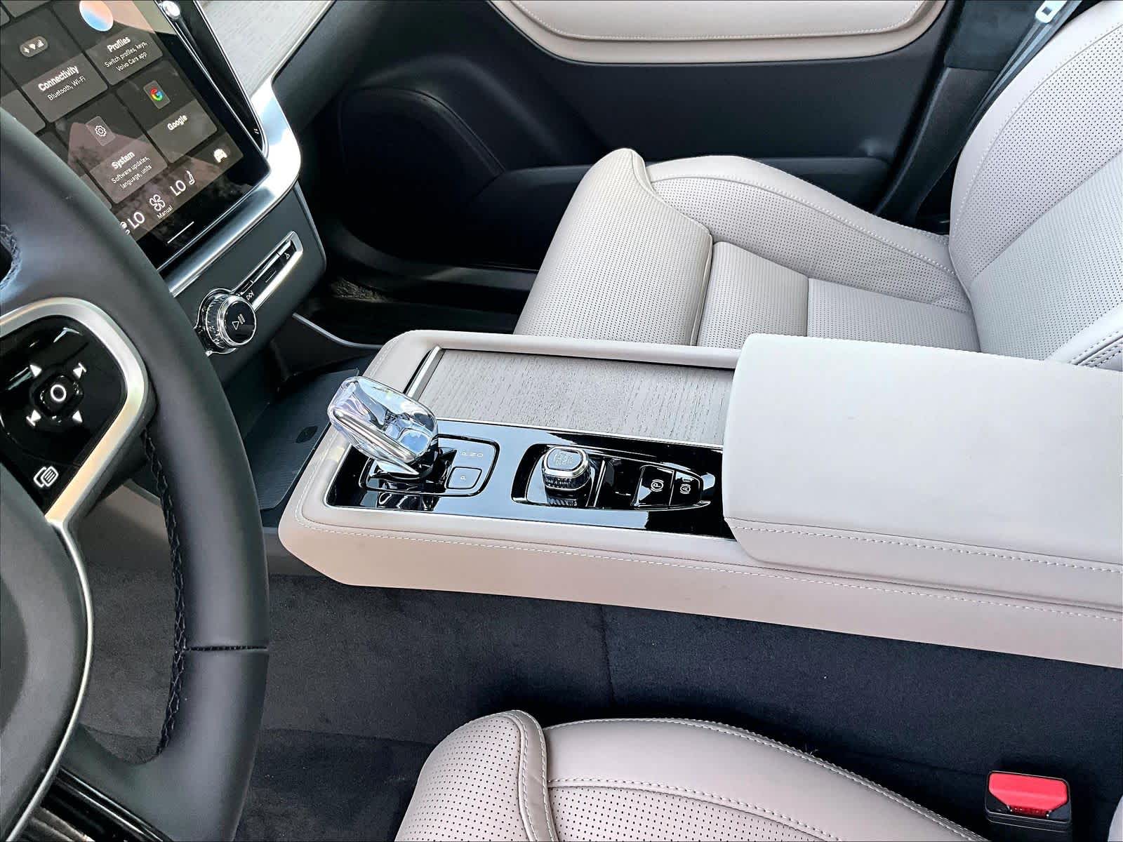 2026 Volvo XC90 Ultra - Photo 17
