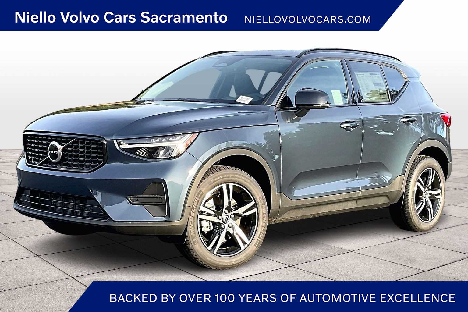 2026 Volvo XC40 Core's photo