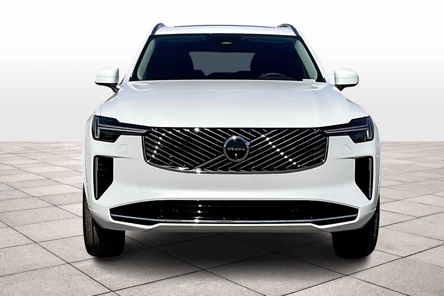 2026 Volvo XC90 B5 Plus 7-Seater photo 4