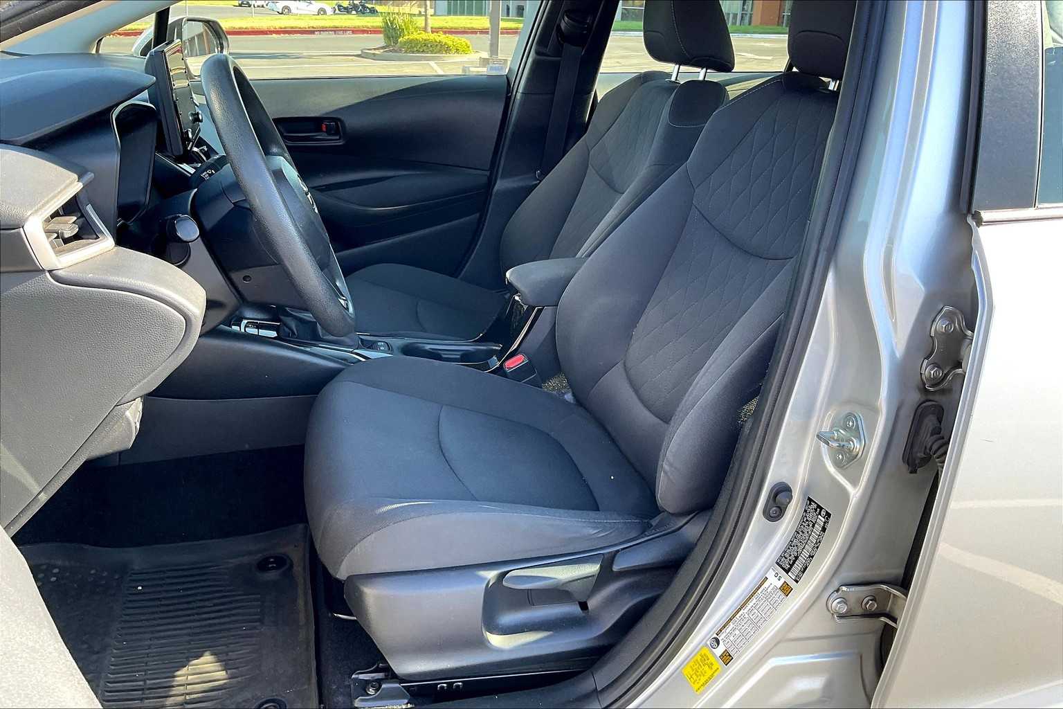 2022 Toyota Corolla LE photo 4